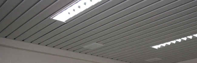Люминесцентные светильники в реечный потолок